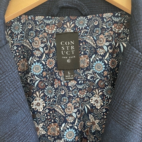 Construct |  Women’s Like new navy blazer floral lining women’s size lar… - Picture 9 of 9